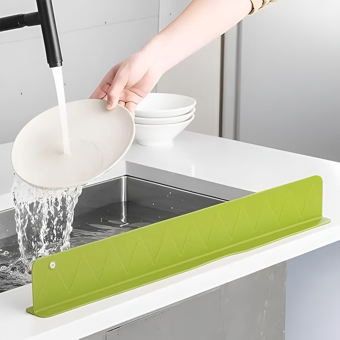 Silicone Sink Splash Guard – Mess-Free Kitchen Protector